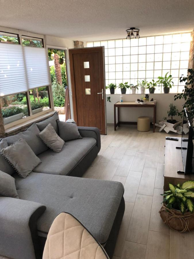 Casa Hortensia Нивице Екстериор снимка