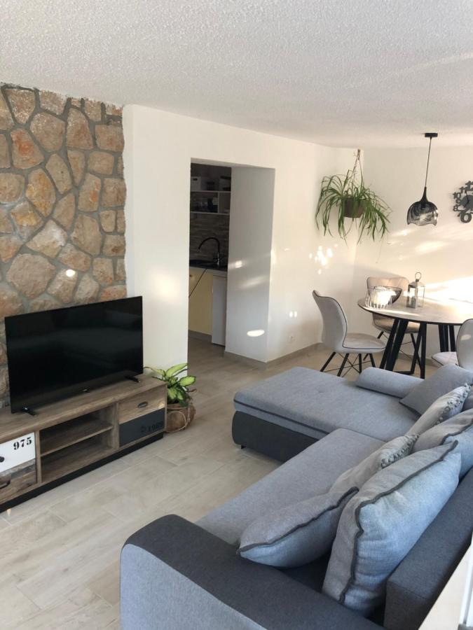 Casa Hortensia Нивице Екстериор снимка